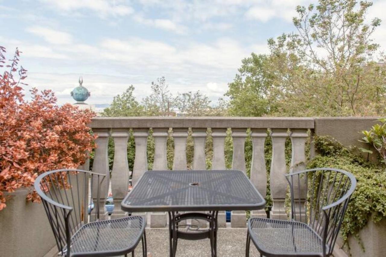 סיאטל Top Floor Water View Oasis Near Space Needle & Cruise מראה חיצוני תמונה